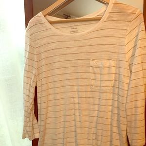 3/4 length sleeve white top w/gold stripes